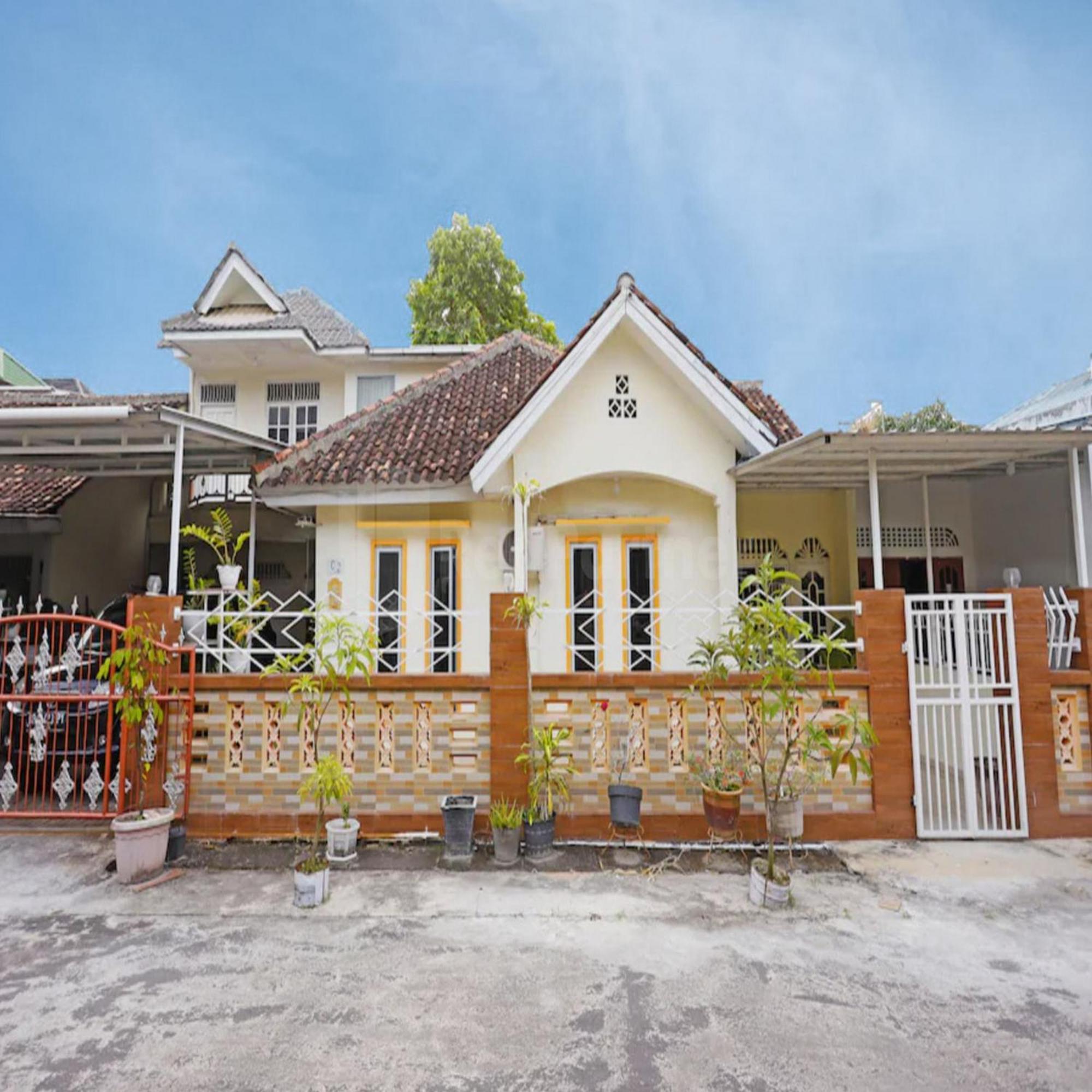 Wisma Pinggir Mitra Reddoorz ตันจุง ปีนัง ภายนอก รูปภาพ
