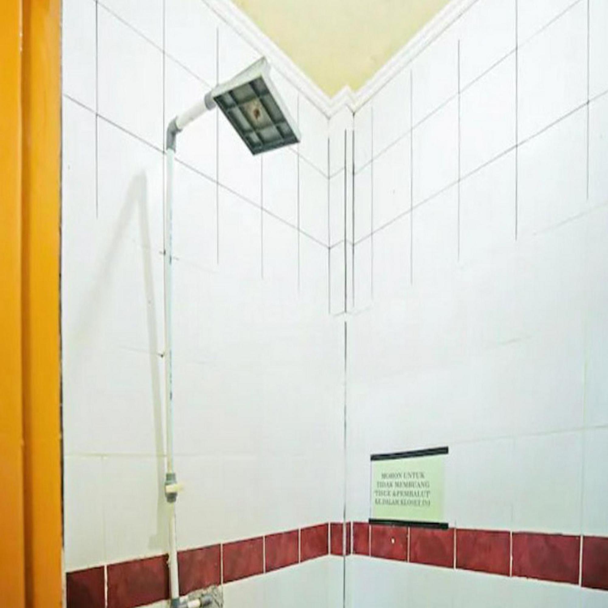 Wisma Pinggir Mitra Reddoorz ตันจุง ปีนัง ภายนอก รูปภาพ